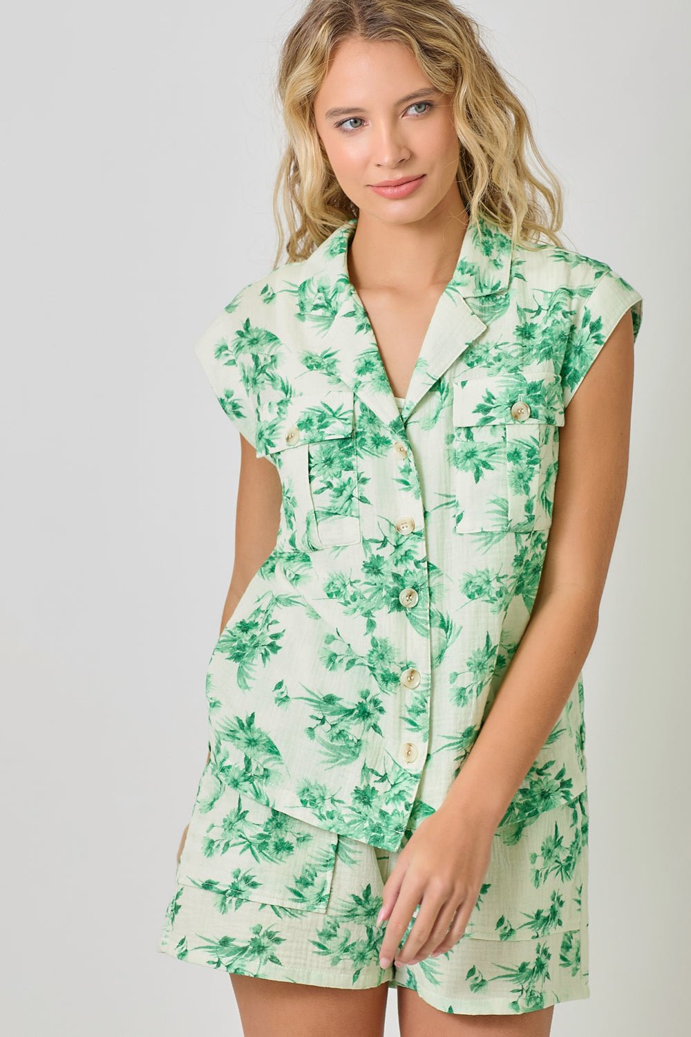 Floral Print Button Down Camp Shirt Alt View Pizzazz Beloit