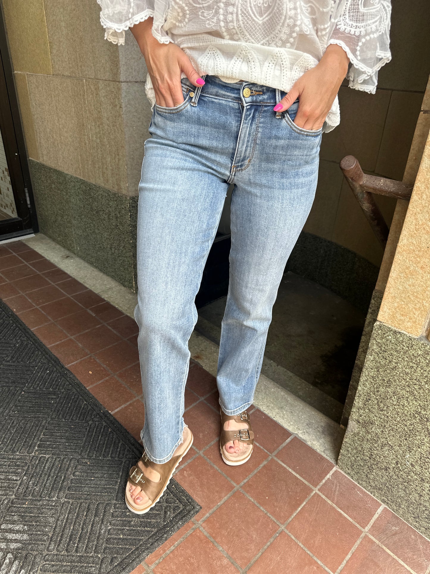 Judy Blue Mid Rise Yoke Cell Phone Pocket Dad Jean