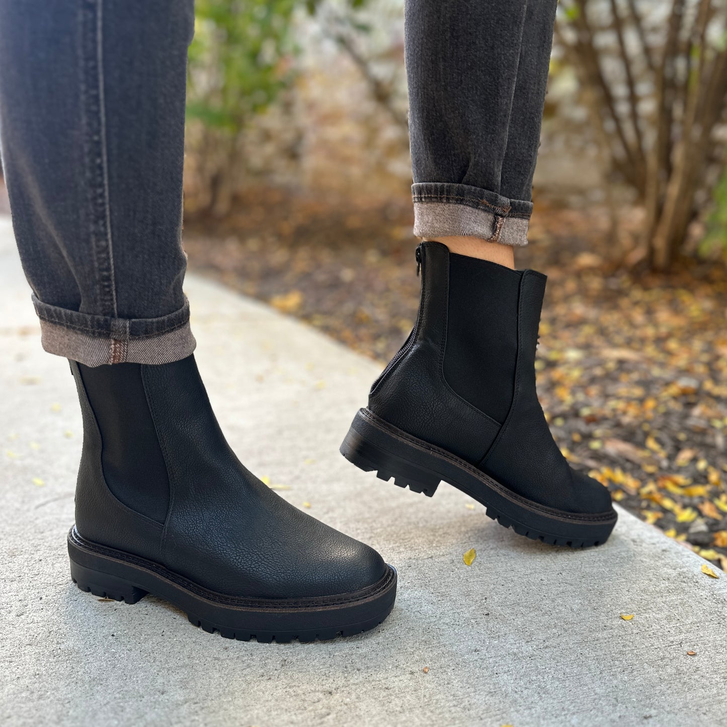 Sonia Timeless Step Chelsea Boots