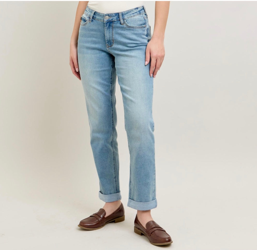 Judy Blue V-Front Cool Denim Cuffed Boyfriend Jeans (Cool Denim)