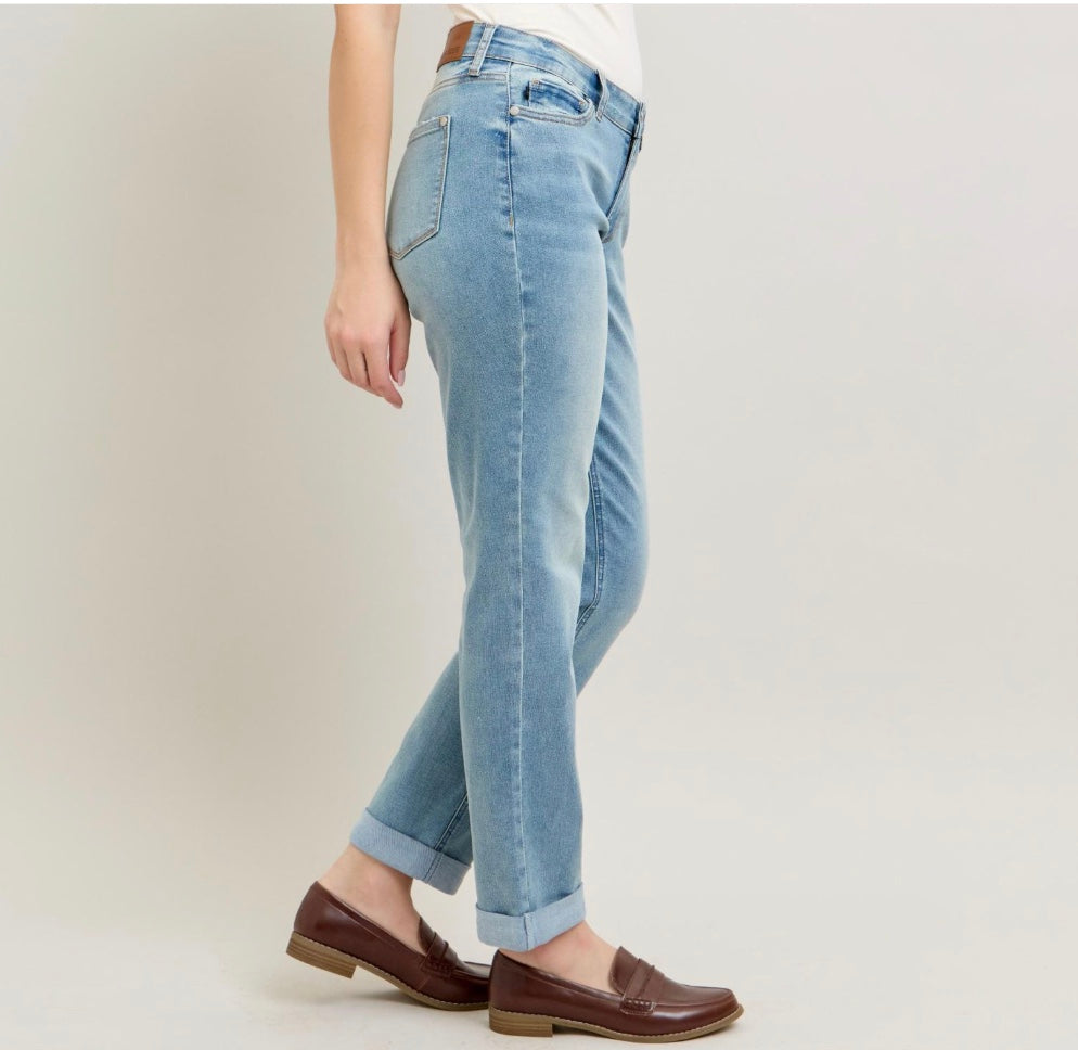 Judy Blue V-Front Cool Denim Cuffed Boyfriend Jeans (Cool Denim)