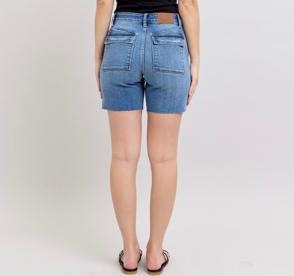 Judy Blue Mid Rise Bermuda Shorts