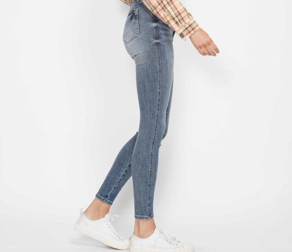 Judy Blue High Waist Tummy Control Contrast Wash Skinny Jeans