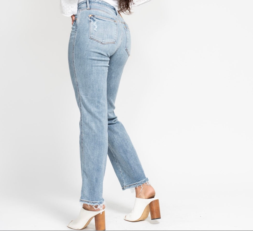 Judy Blue Mid Rise Yoke Cell Phone Pocket Dad Jean Pizzazz Beloit