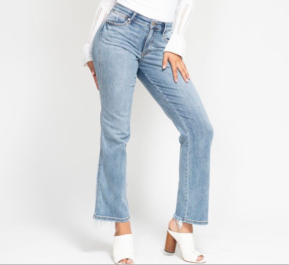 Judy Blue Mid Rise Yoke Cell Phone Pocket Dad Jean Pizzazz Beloit