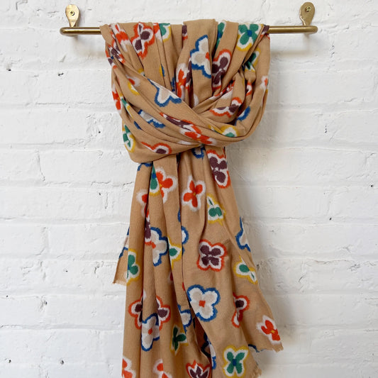 Beige Winter Clover Scarf