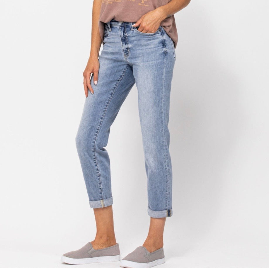 Judy Blue Mid Rise Bleach Wash Boyfriend Jeans