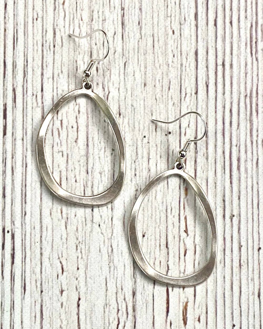 Inspire Designs Wavy Hoop Earring