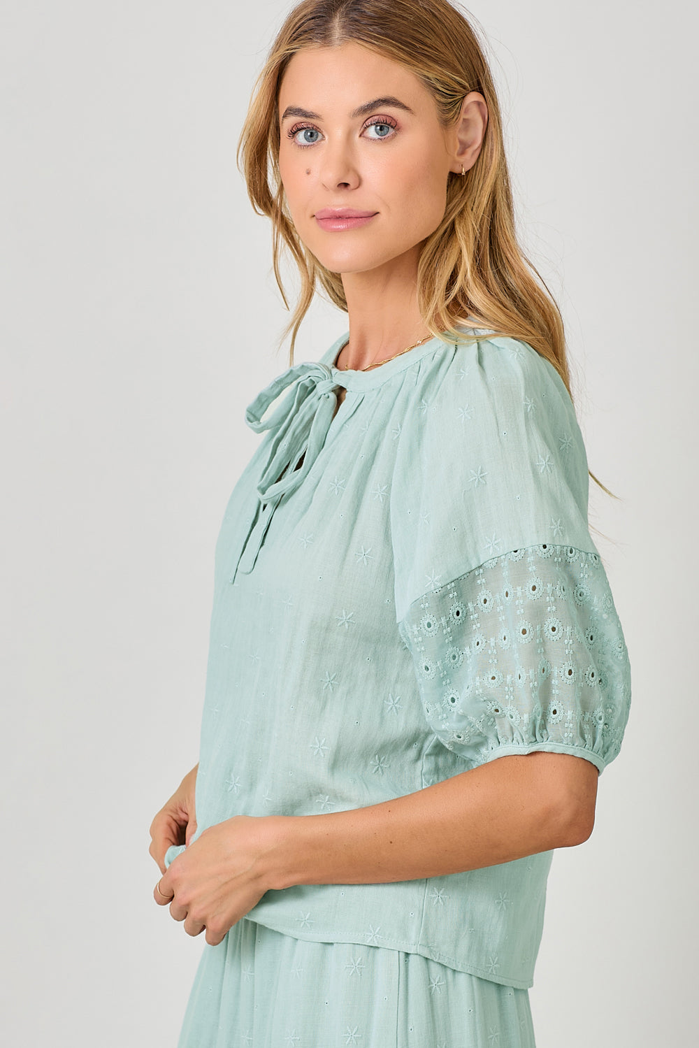 Delicate Eyelet Puff Sleeve Blouse