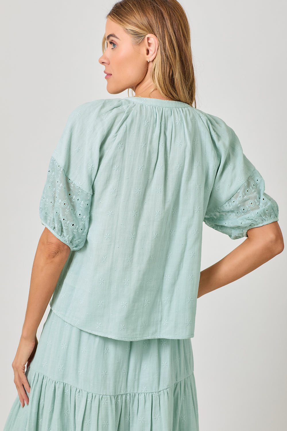 Delicate Eyelet Puff Sleeve Blouse