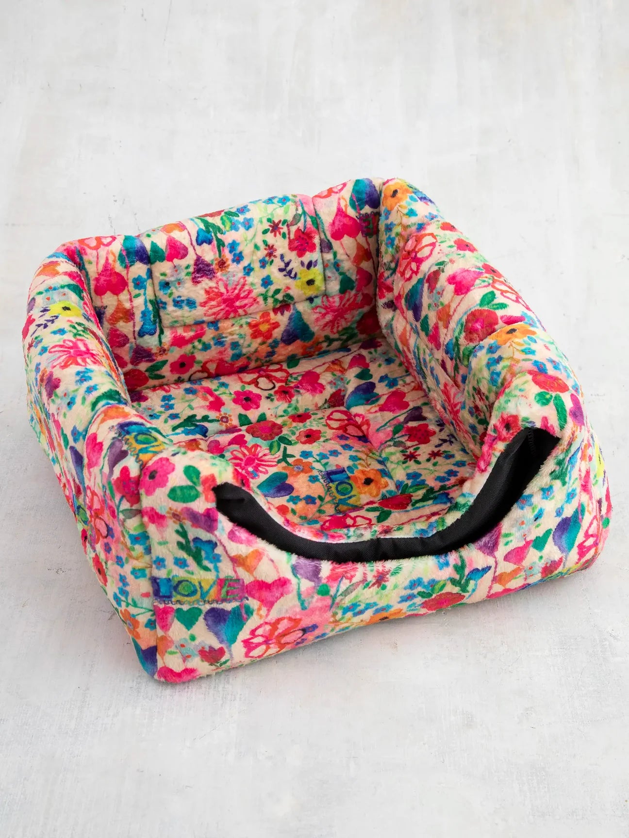 Love Graffiti Floral Collapsible Cozy Cat Bed