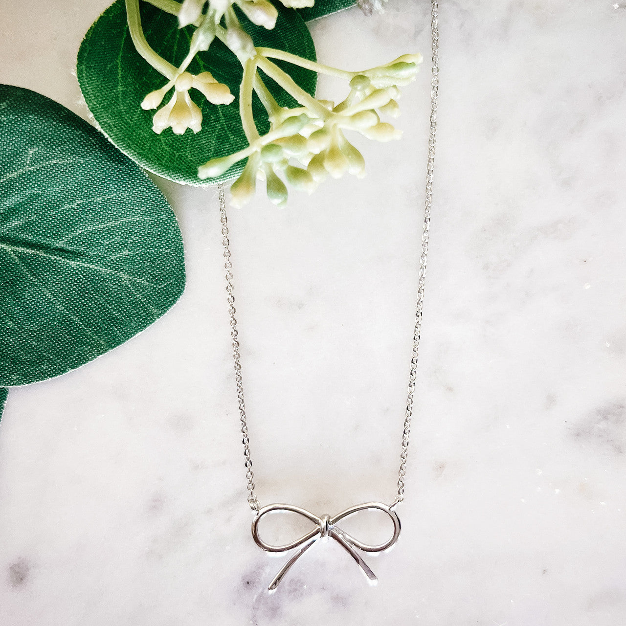 Dainty Wire Bow Necklace