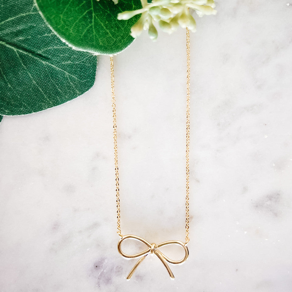 Dainty Wire Bow Necklace