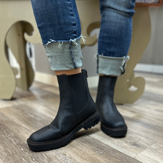 Sonia Timeless Step Chelsea Boots