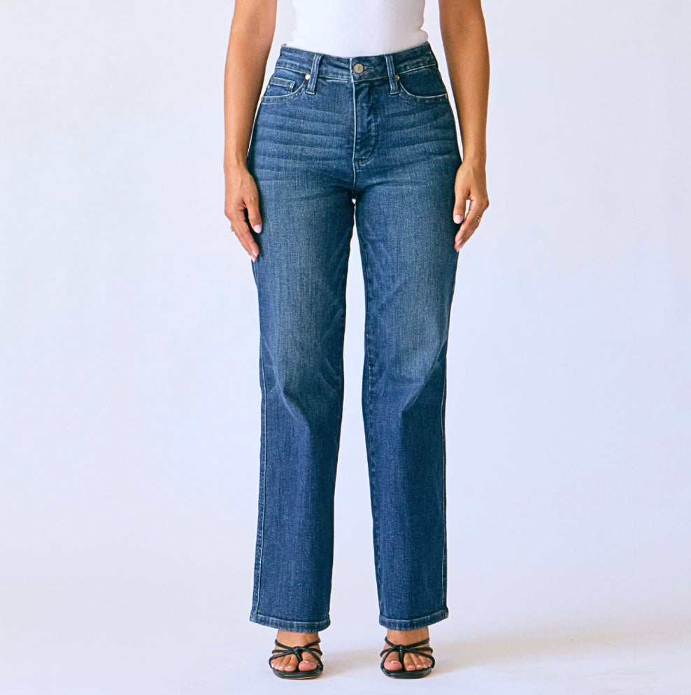 Just Right Judy Blue Petite Straight Leg Jeans