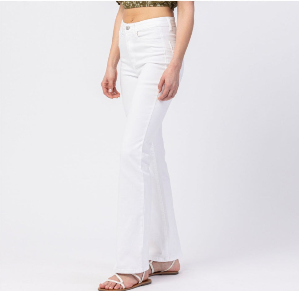 White flare pants, Flare jeans outfit spring, White flares