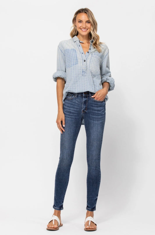 Judy Blue Mid Rise Handsand Classic Skinny Jeans