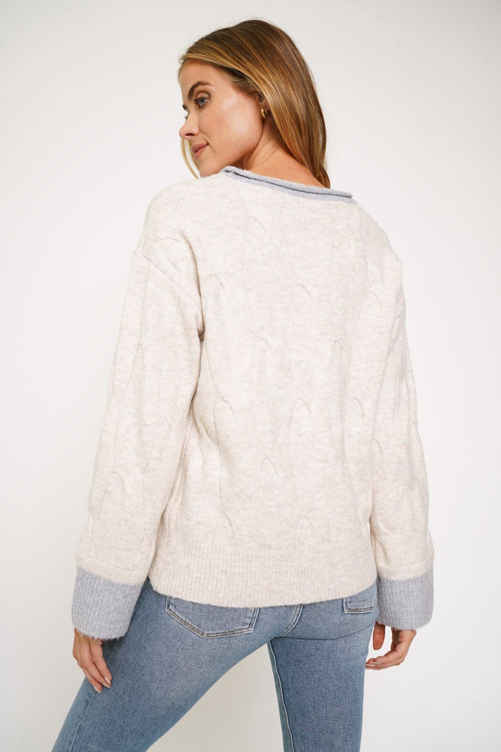 Contrast Detail Cable knit Pullover